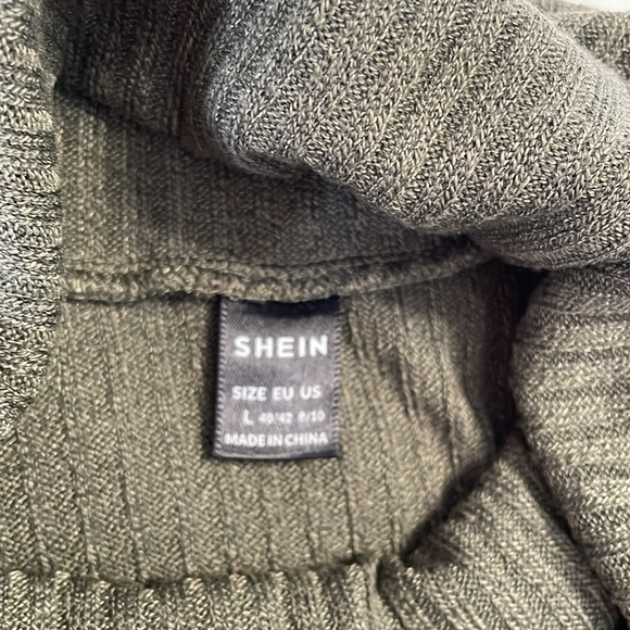 SHEIN Green Ribbed Turtle Neck Cropped Top Size L - Picture 5 of 9